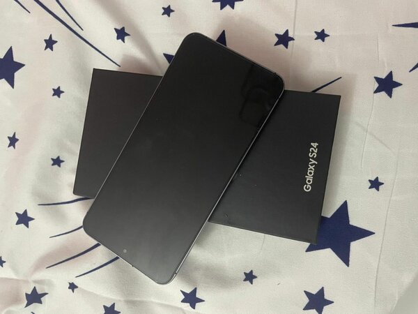 Samsung Galaxy S24 Smartphone