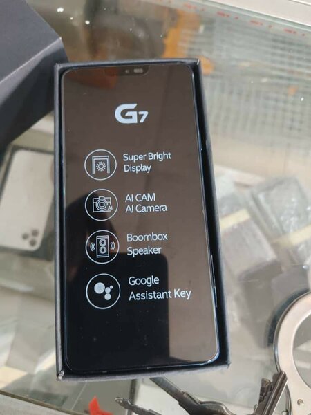 LG G7 ThinQ 64gb/4gb ram brand new 12 months warranty 20pcs