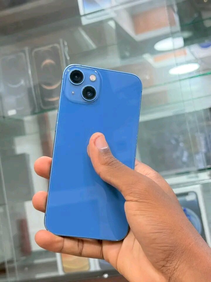 Smartphone moderne bleu 128 Go