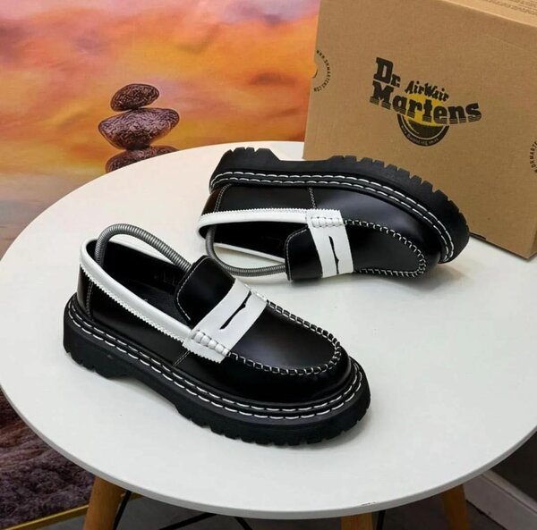 ORIGINAL DR. MARTENS