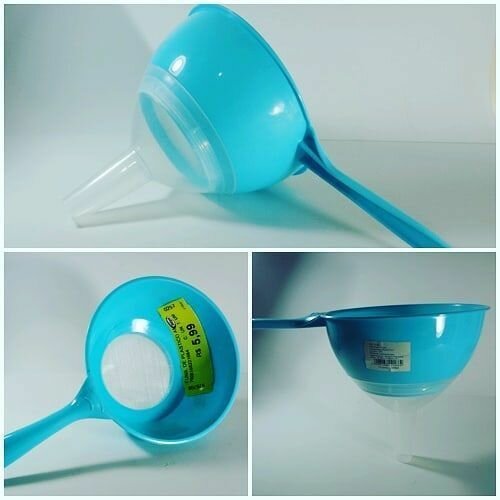 Entonnoir avec bec verseur