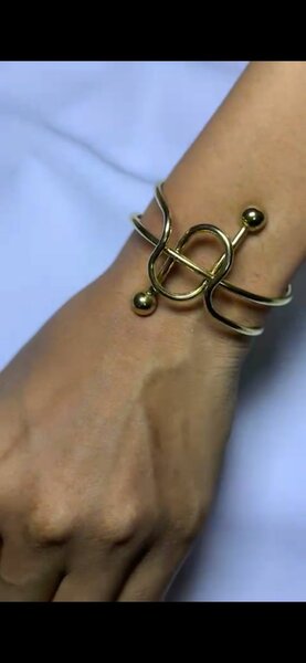 Bracelets en métal doré