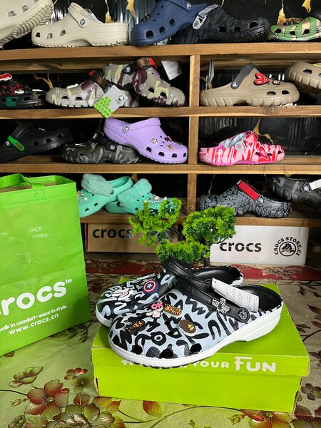 NOUVEAU CROCS ZÈBRE