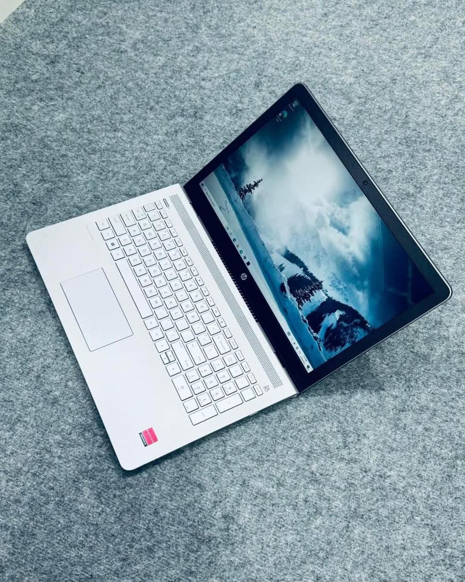 HP Pavilion AMD A10 Radeon R5 10