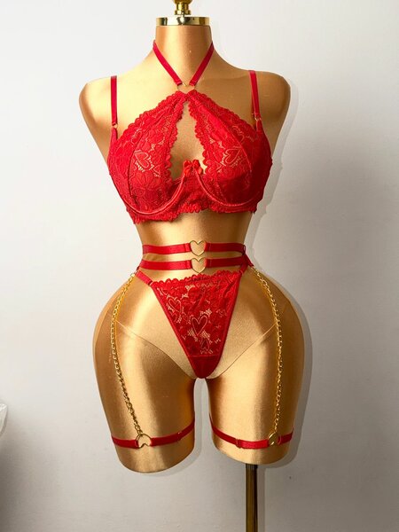 Lingerie sexy en dentelle rouge