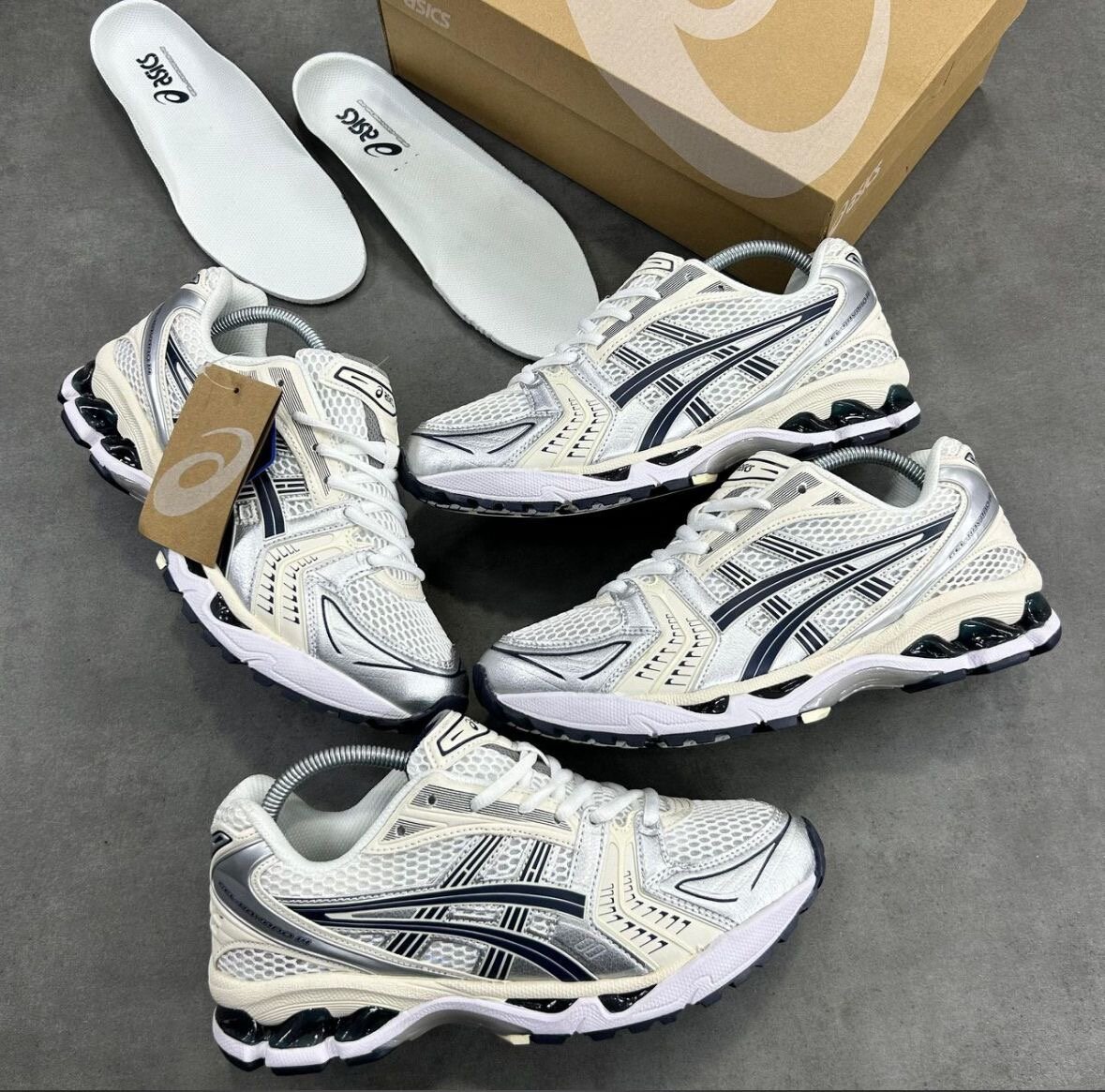 Paire de asics confortable