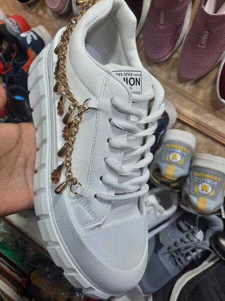 Ladies shoes