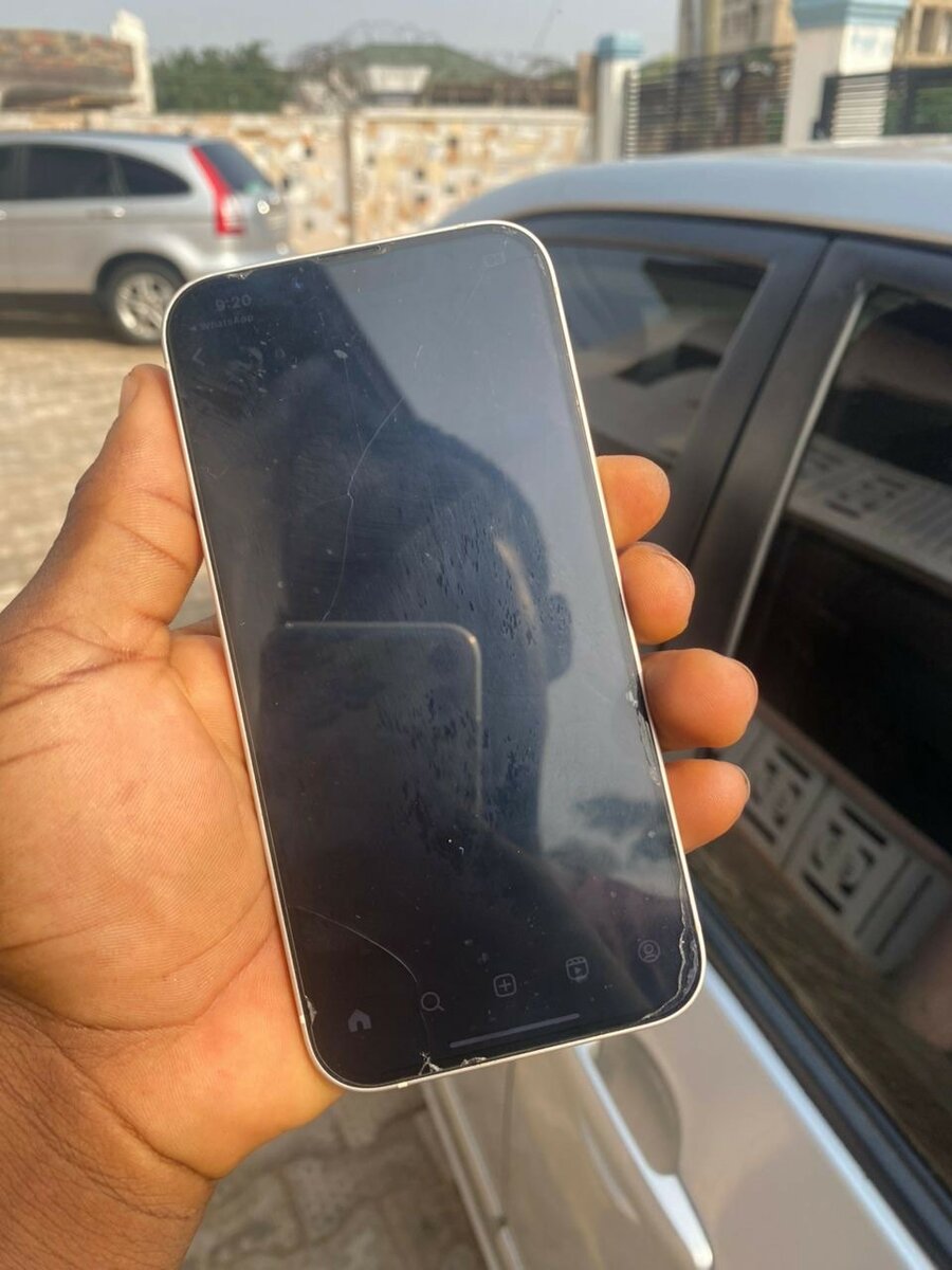 iPhone 14  eSIM locked