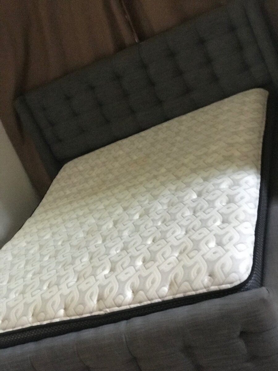 American Queen Size Mattress