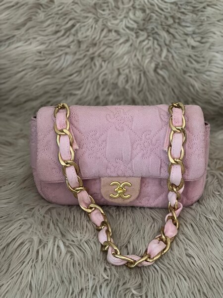 Sac à main rose élégant