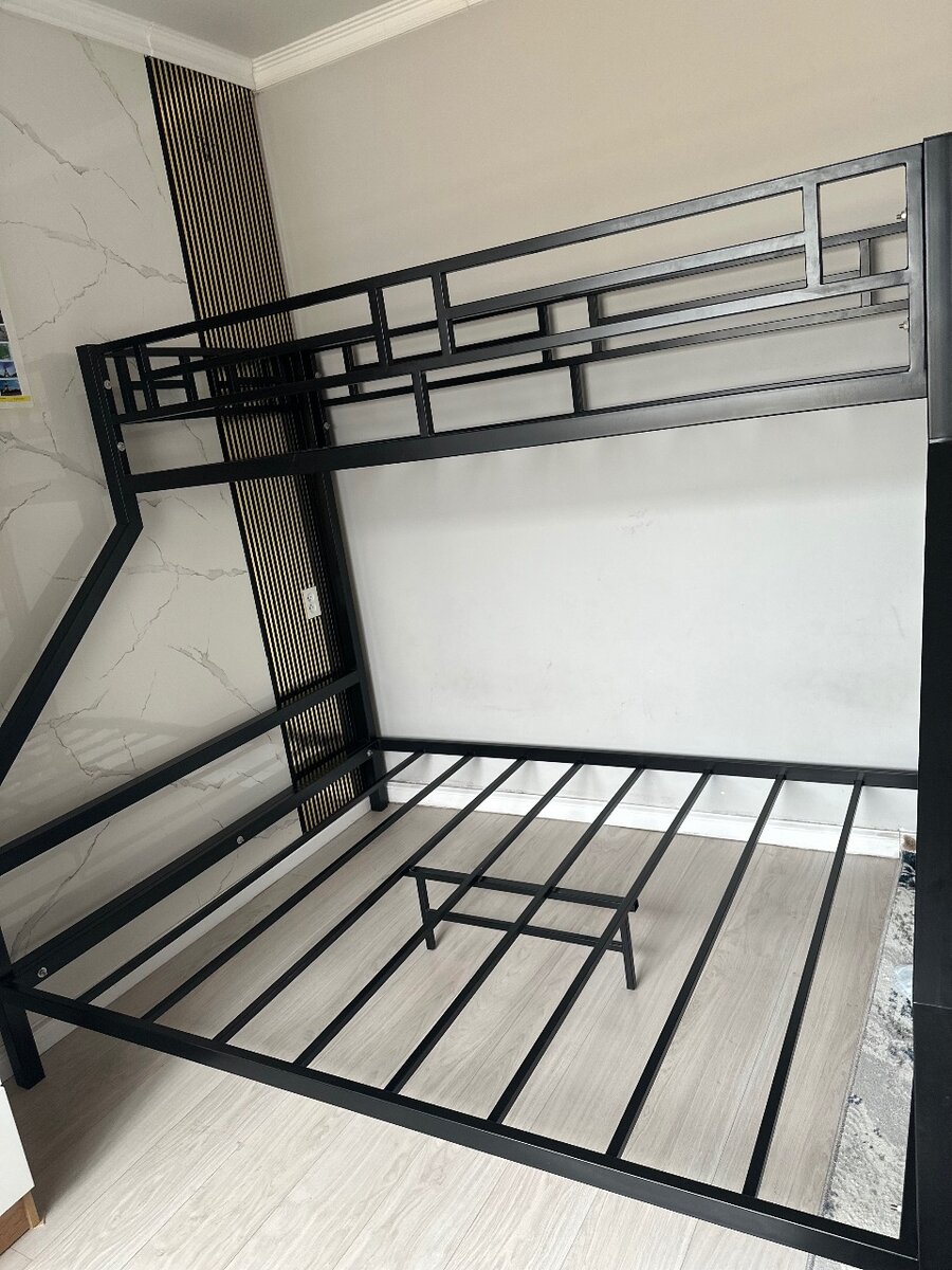 Двухъярусная кровать