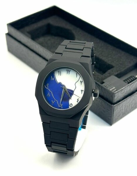 Montre noire design élégant