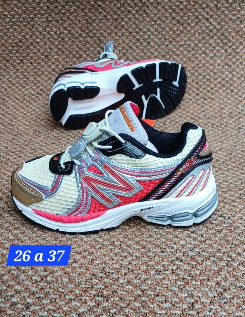 New Balance enfants 860V2