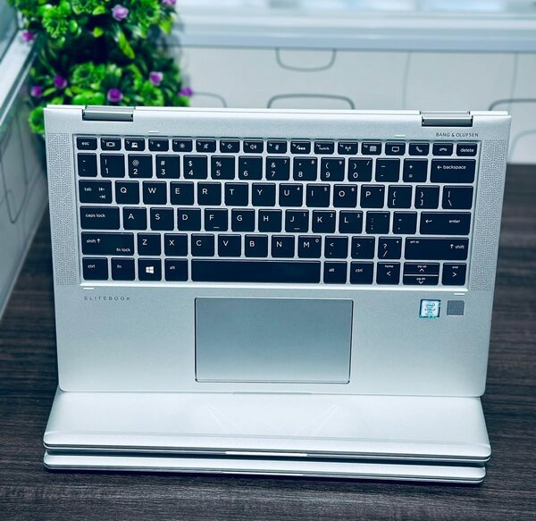 HP EliteBook x360 1030 G4