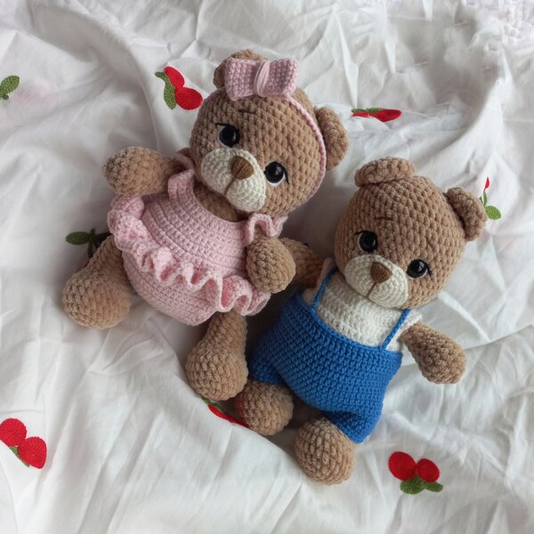 Игрушки ручной работы, из натуральных материалов.