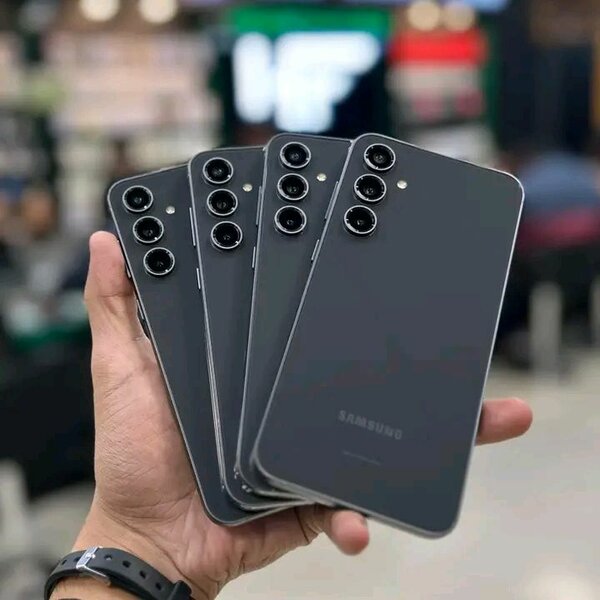 Samsung Galaxy Smartphones Ultra