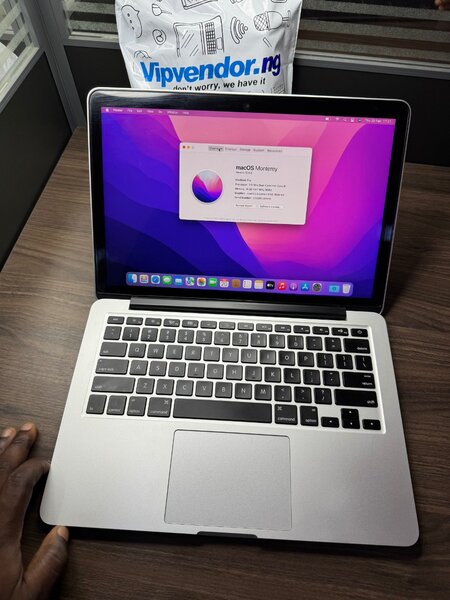 Very clean Apple MacBook Pro