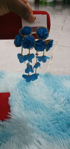 Boucles d'oreilles fleuries exquises