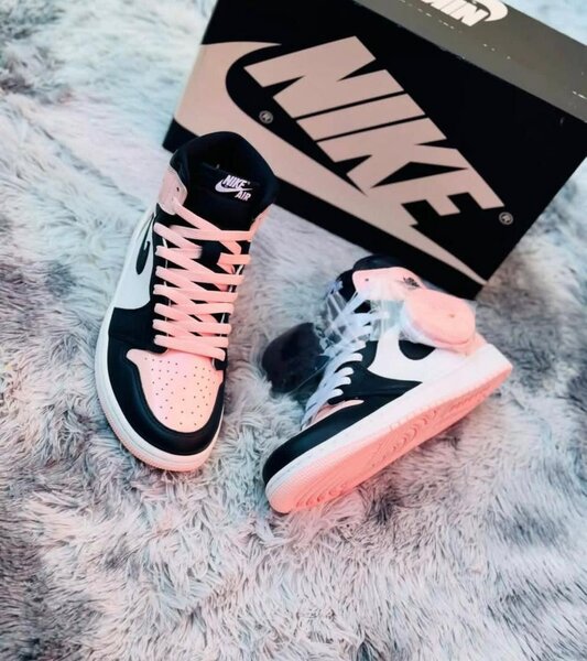 Nike Air Jordan Noir et Blanc