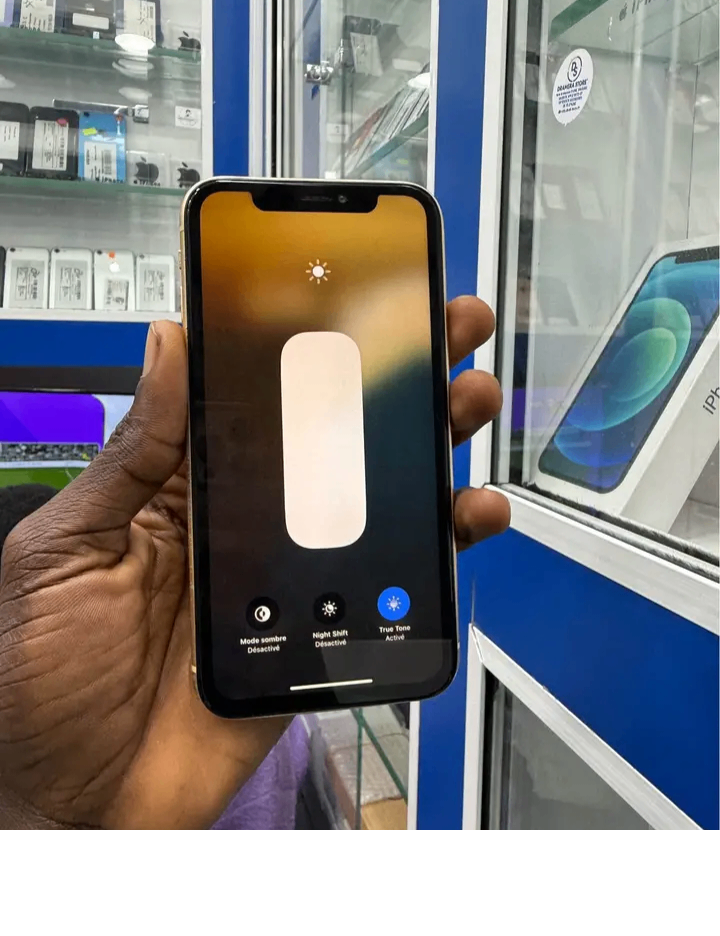 iPhone XR Jaune Débloqué