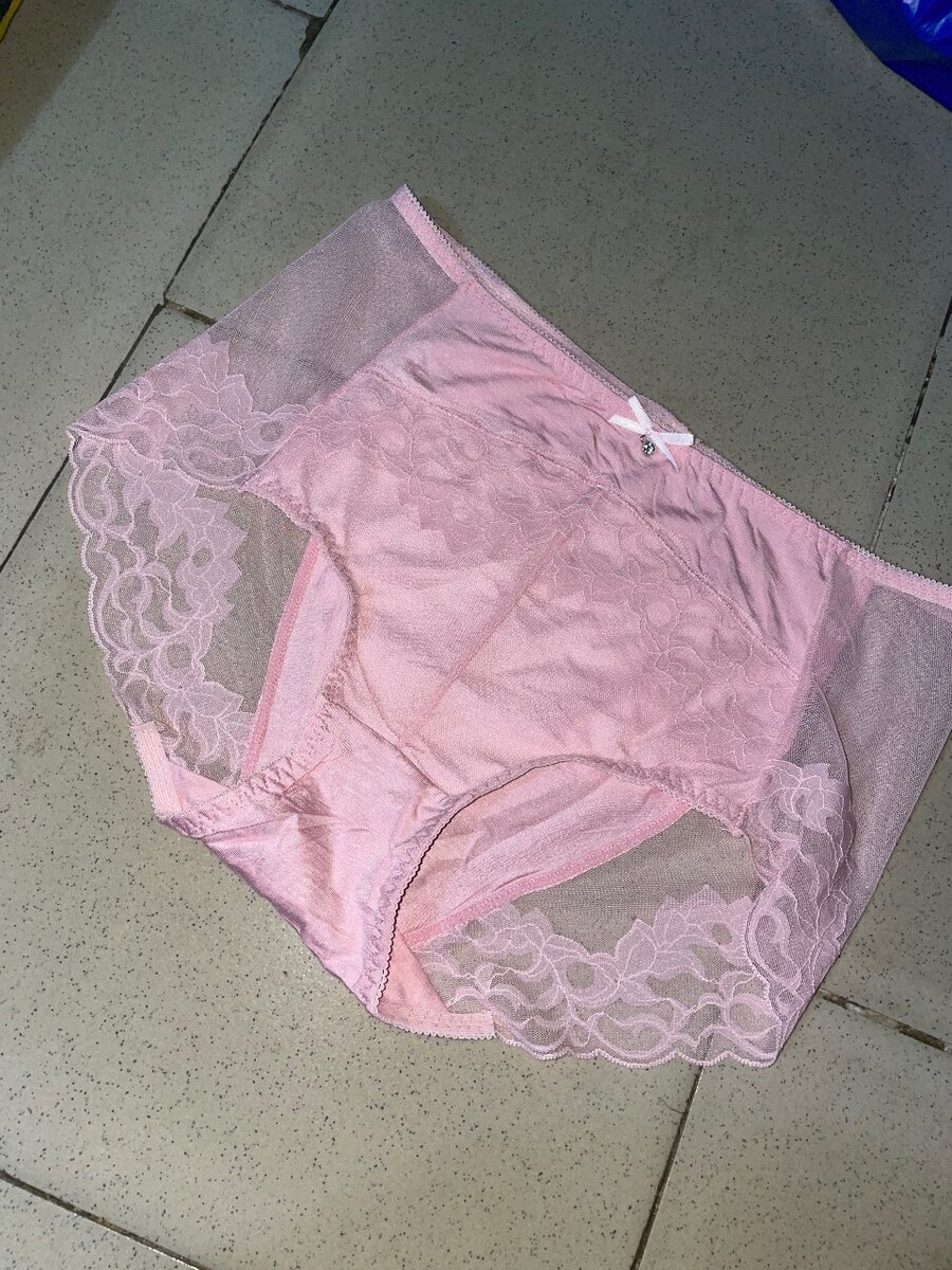 Ensemble de culottes en dentelle