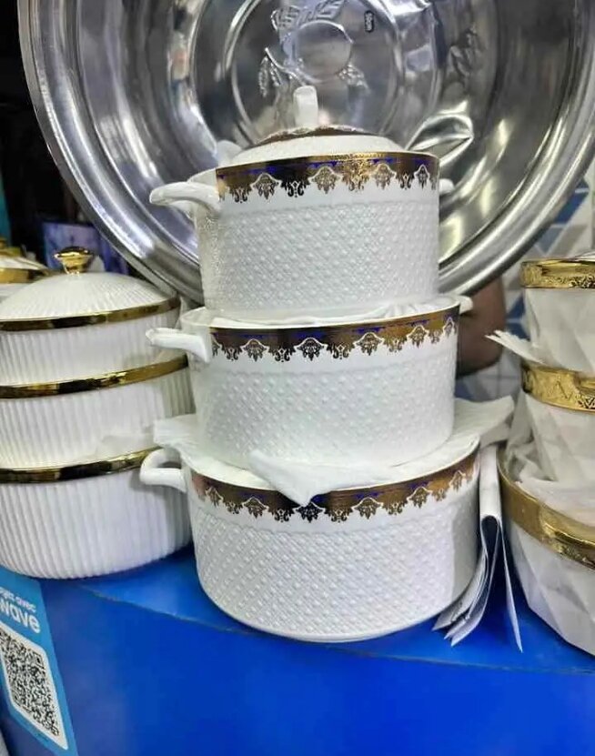 Cocottes en céramique dorée