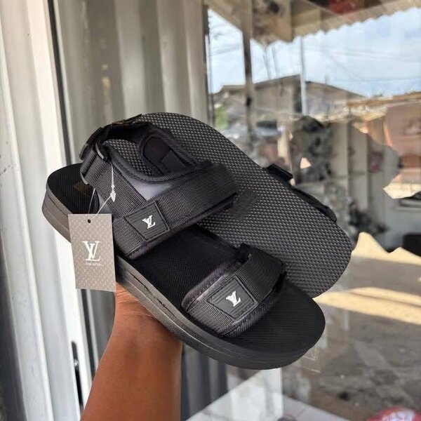 Sandales Noires Élégantes Homme