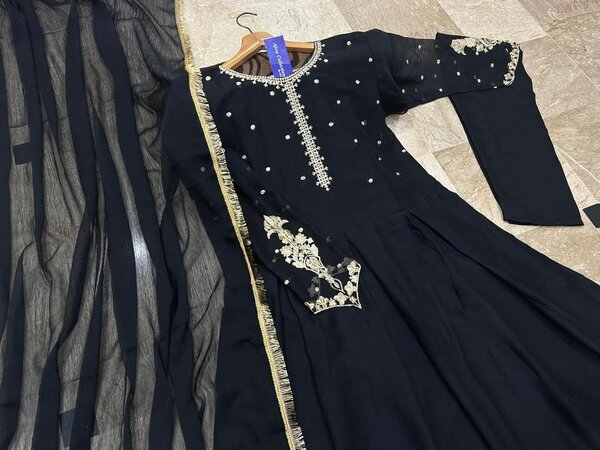 3-pcs Stylish Women's Stitched Suit Set