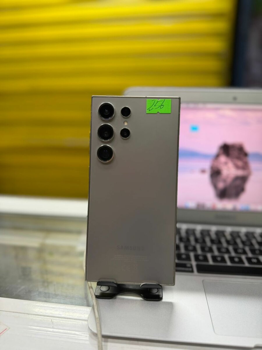 Samsung Galaxy S24 ultra 256