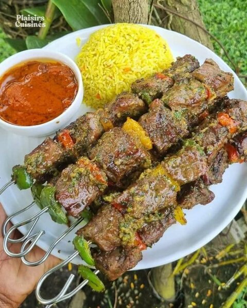 Brochettes de viande grillée