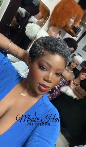 Afro petit garçon plat