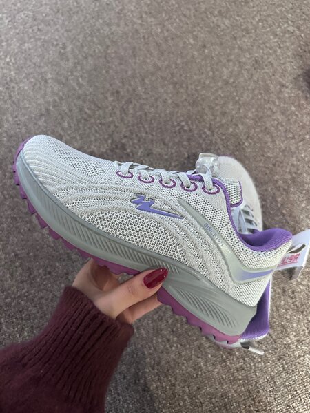 Кроссовки 37 размер Новые