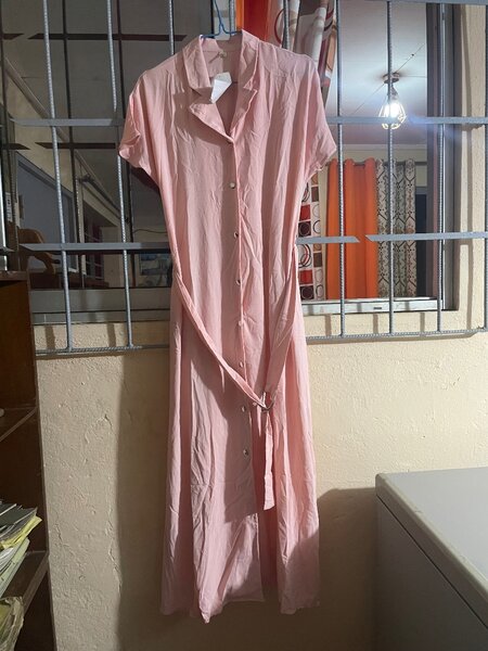 Robe chemise rose élégante