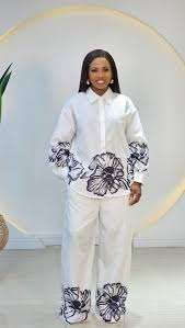 Ensemble Blanc Floral Élégant