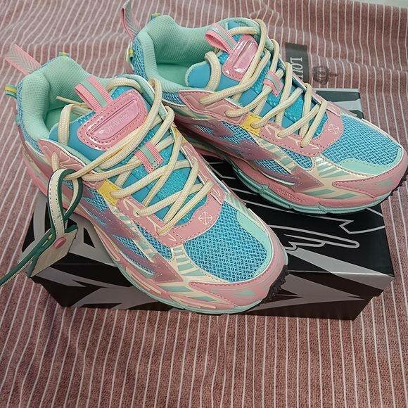 Baskets running pastel tendance