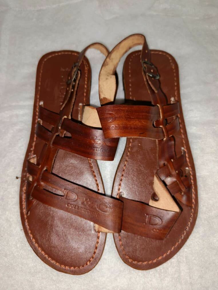 Sandales en cuir tressé