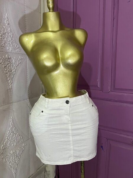 Jupe en jean blanc élégante