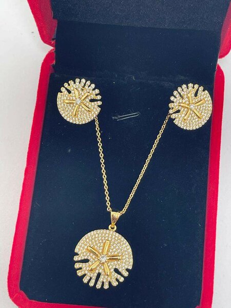 Ensemble Collier et Boucles en Or