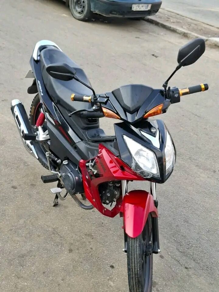 Moto Apsonic Puissante Rouge