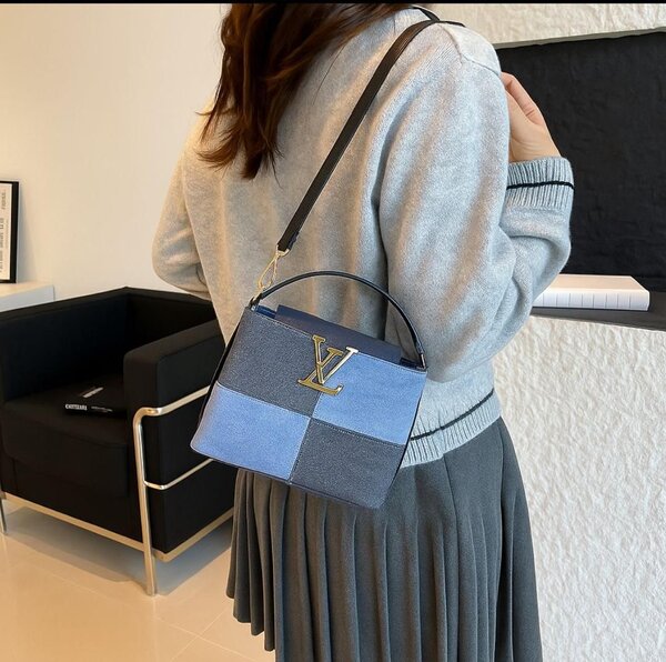 Sac à main bleu élégant