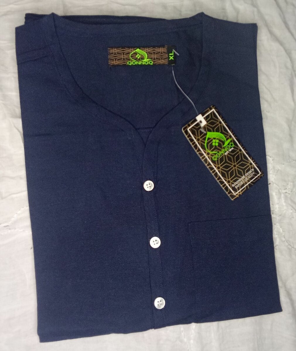 Chemise col V hommes élégante