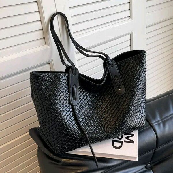 Sac cabas en cuir tressé noir