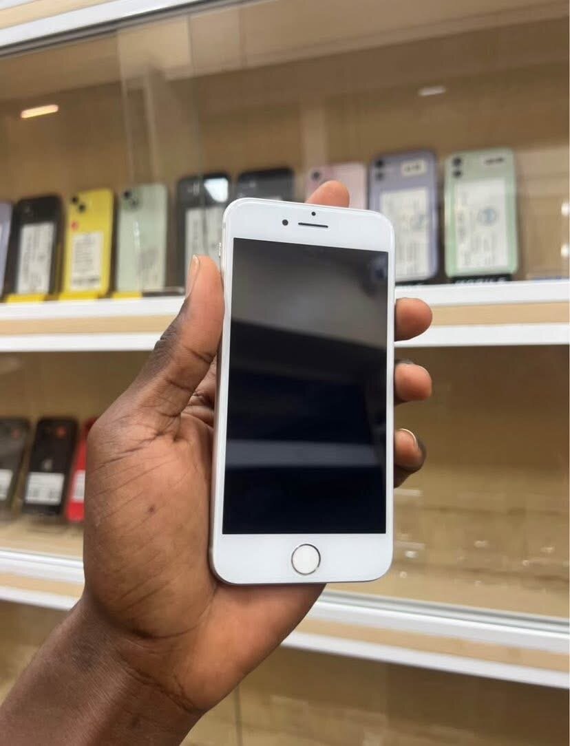 Smartphone blanc compact