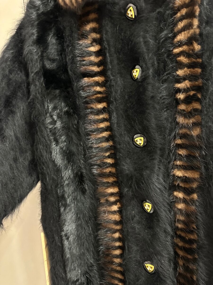 Зимнее пальто из ангоры