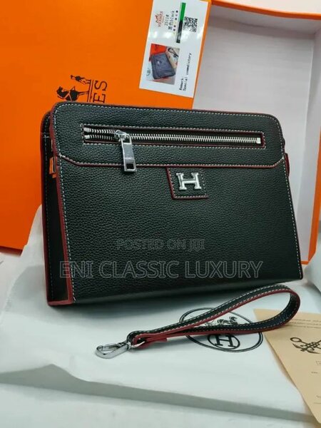 Pochette en cuir élégante