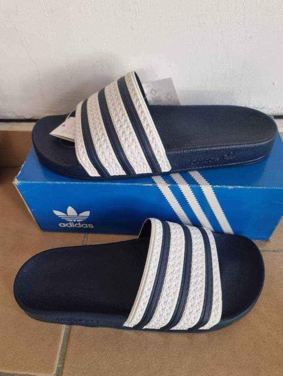 Sandales Adidas classiques