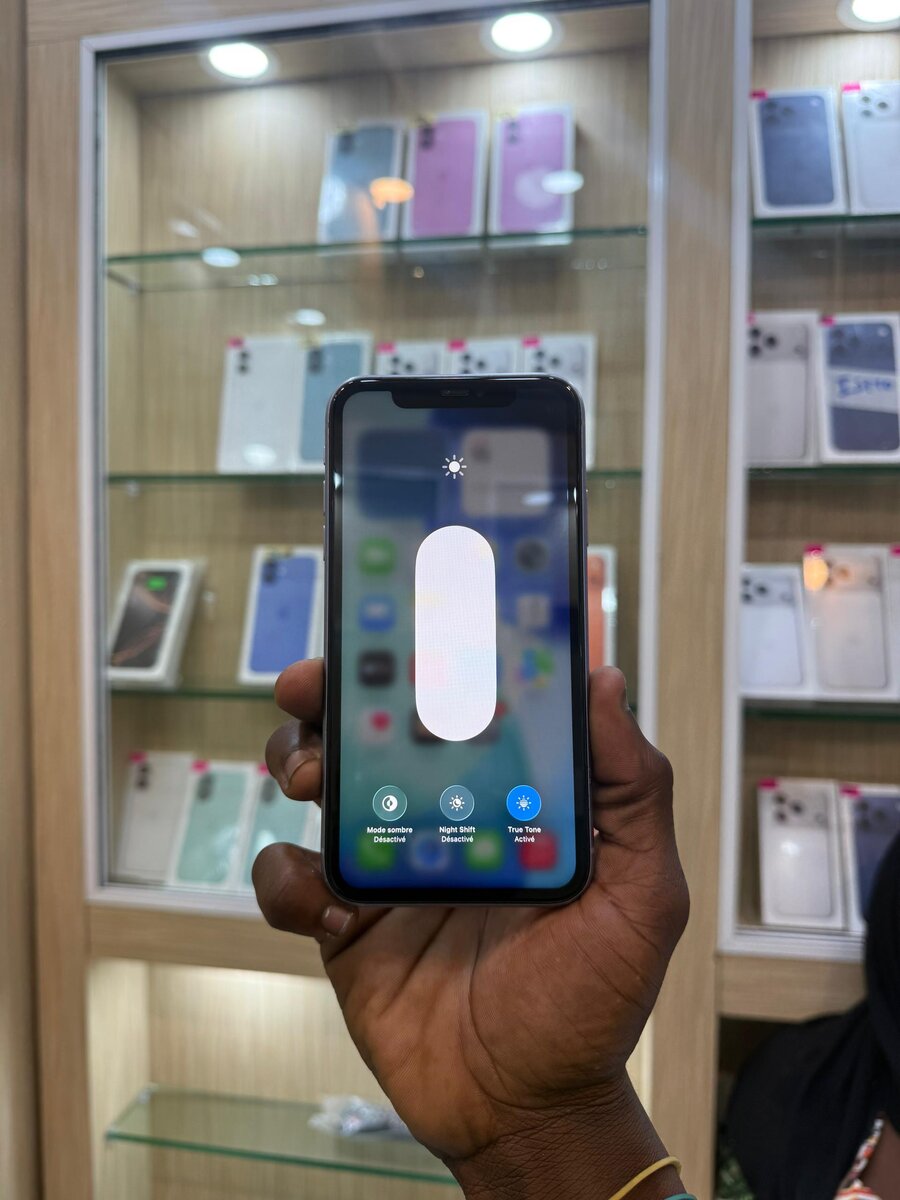 11 simple 64 Go sans ID