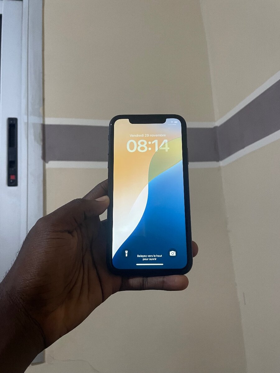 iPhone XR 128g quasi neuf jamais démonté 95.000 kao