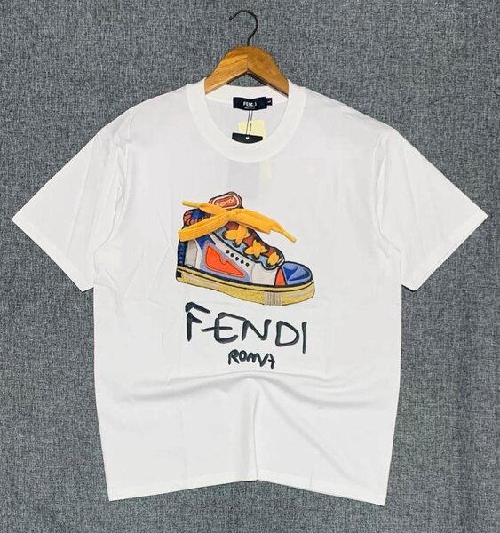 T-shirt Fendi imprimé sneaker