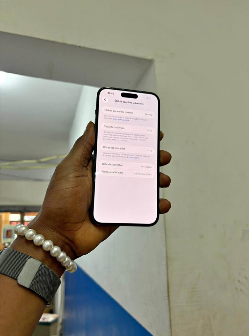 iPhone 15 simple  Blanc